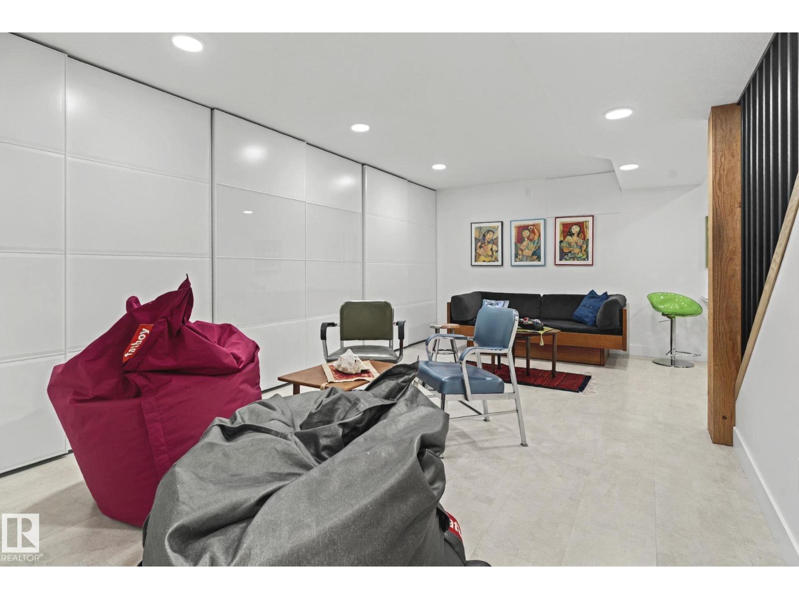 7222 119 ST NW, Edmonton