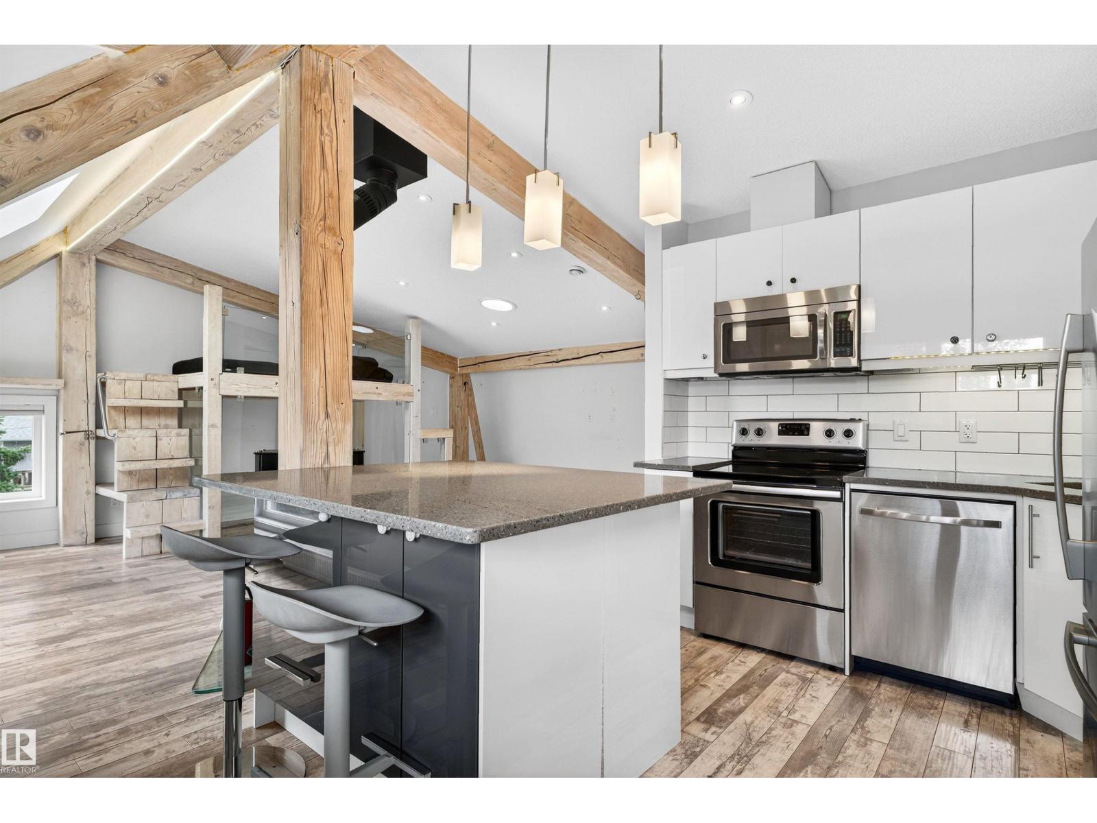 7222 119 ST NW, Edmonton