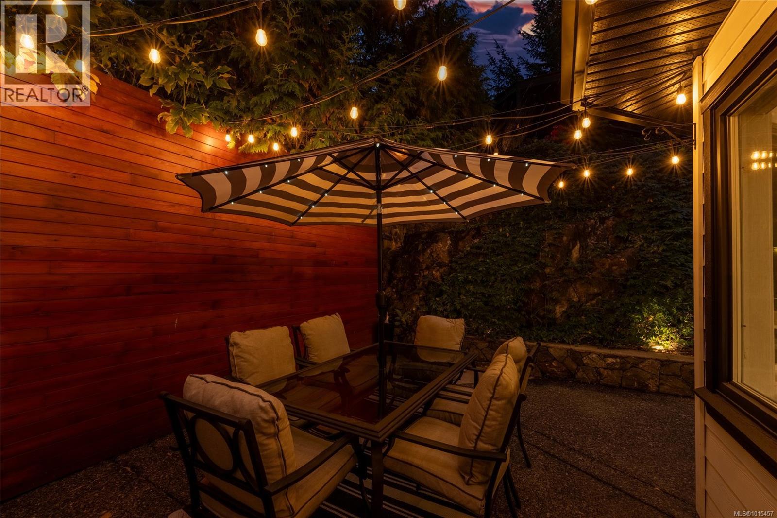 488 Royal Bay Dr, Colwood