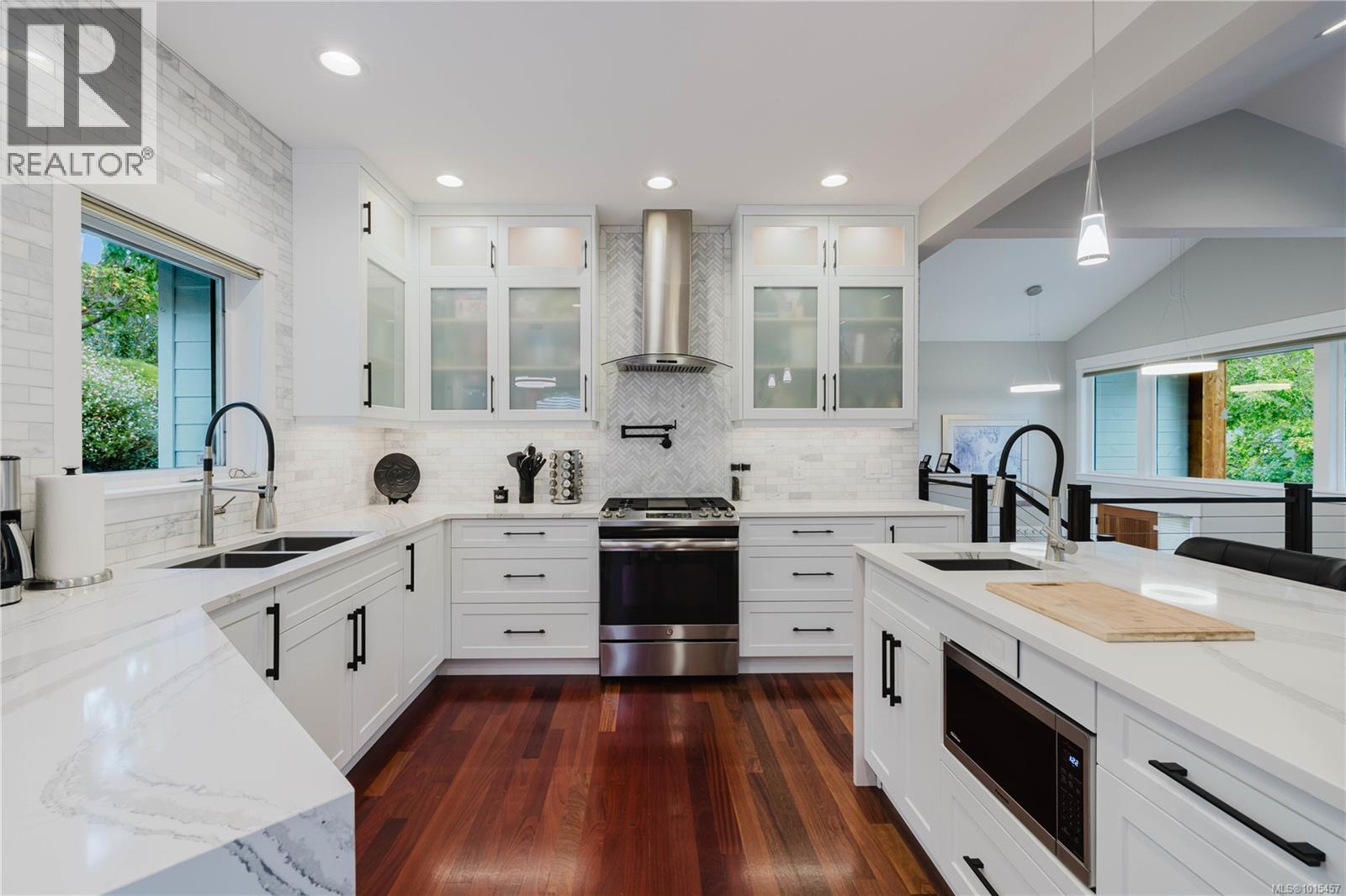 488 Royal Bay Dr, Colwood