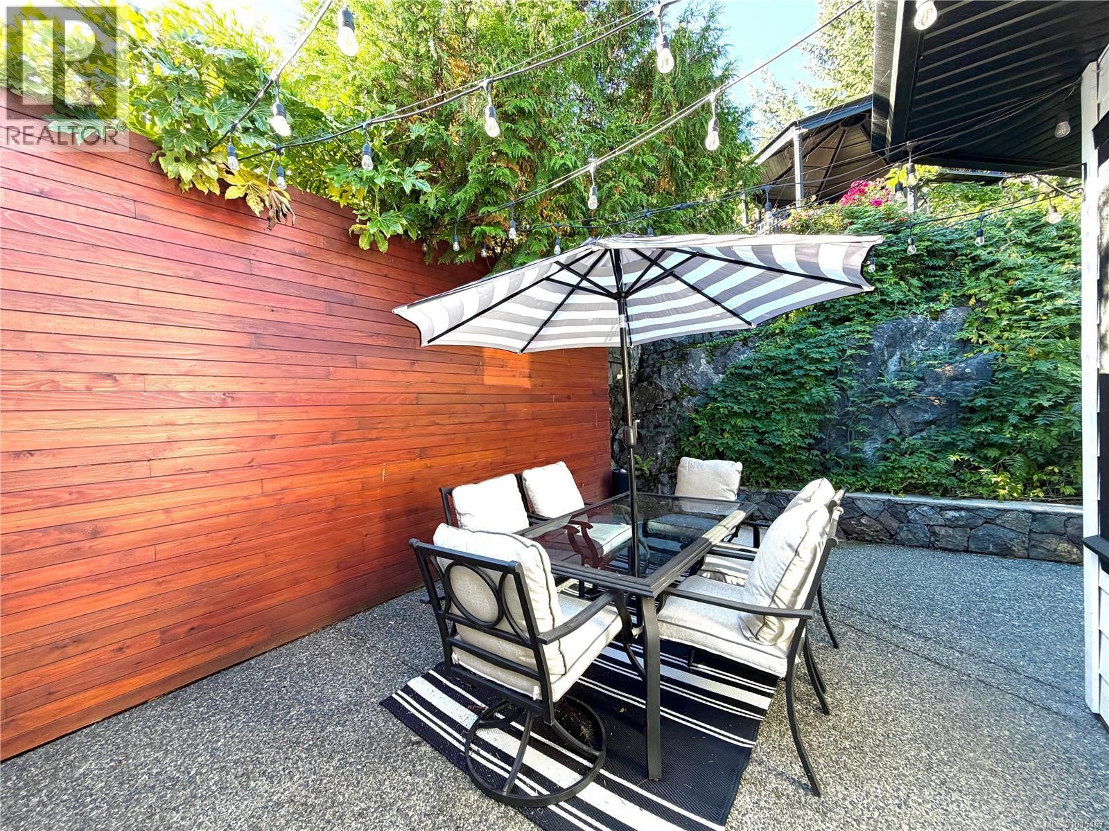 488 Royal Bay Dr, Colwood