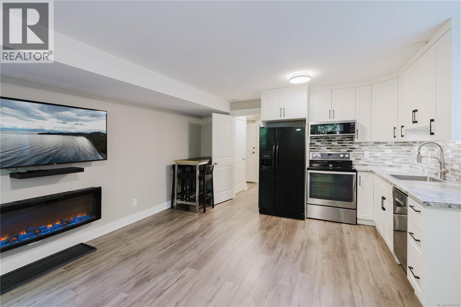 488 Royal Bay Dr, Colwood