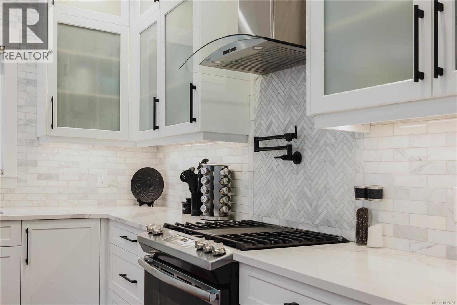 488 Royal Bay Dr, Colwood