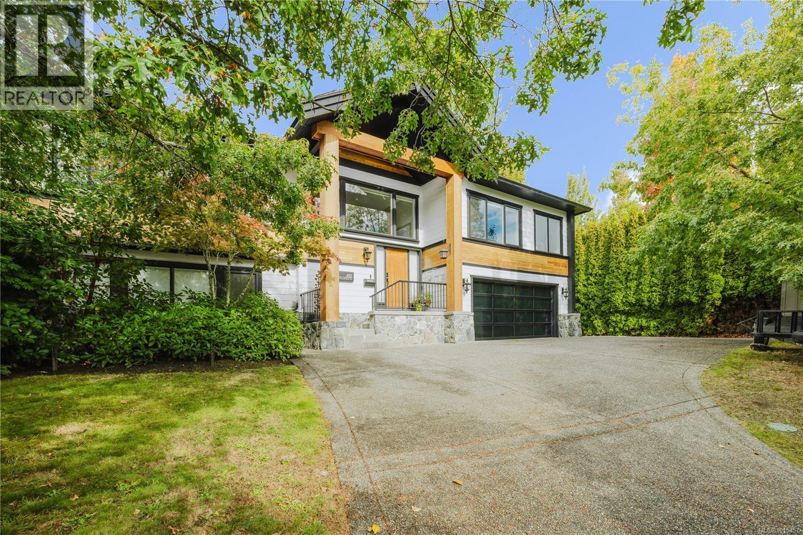 488 Royal Bay Dr, Colwood