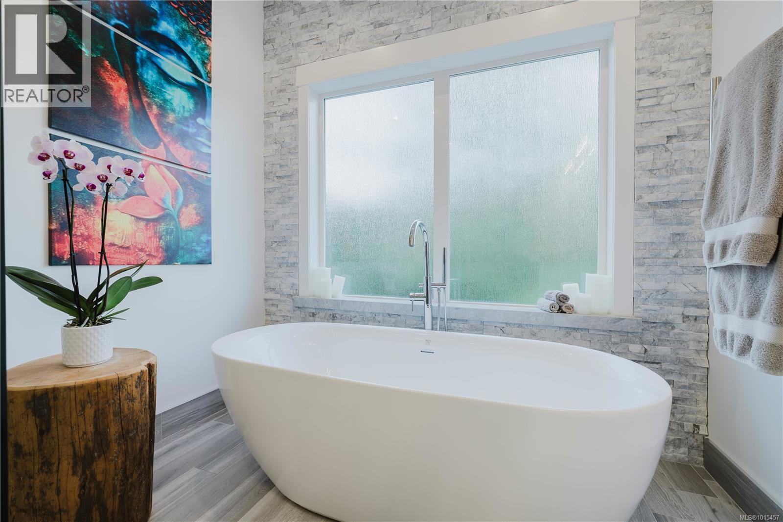 488 Royal Bay Dr, Colwood