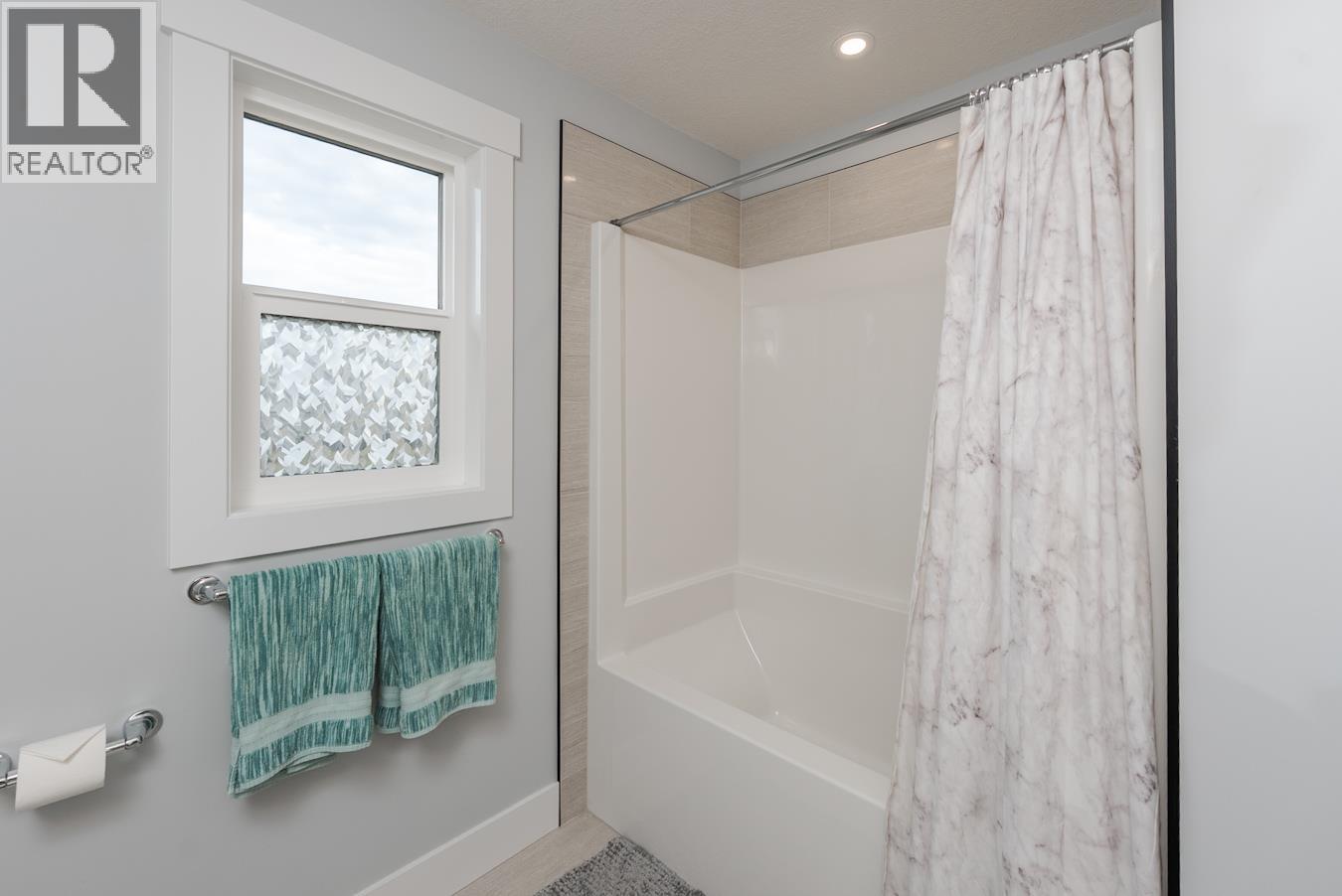 7204 FOXRIDGE DRIVE, Prince George