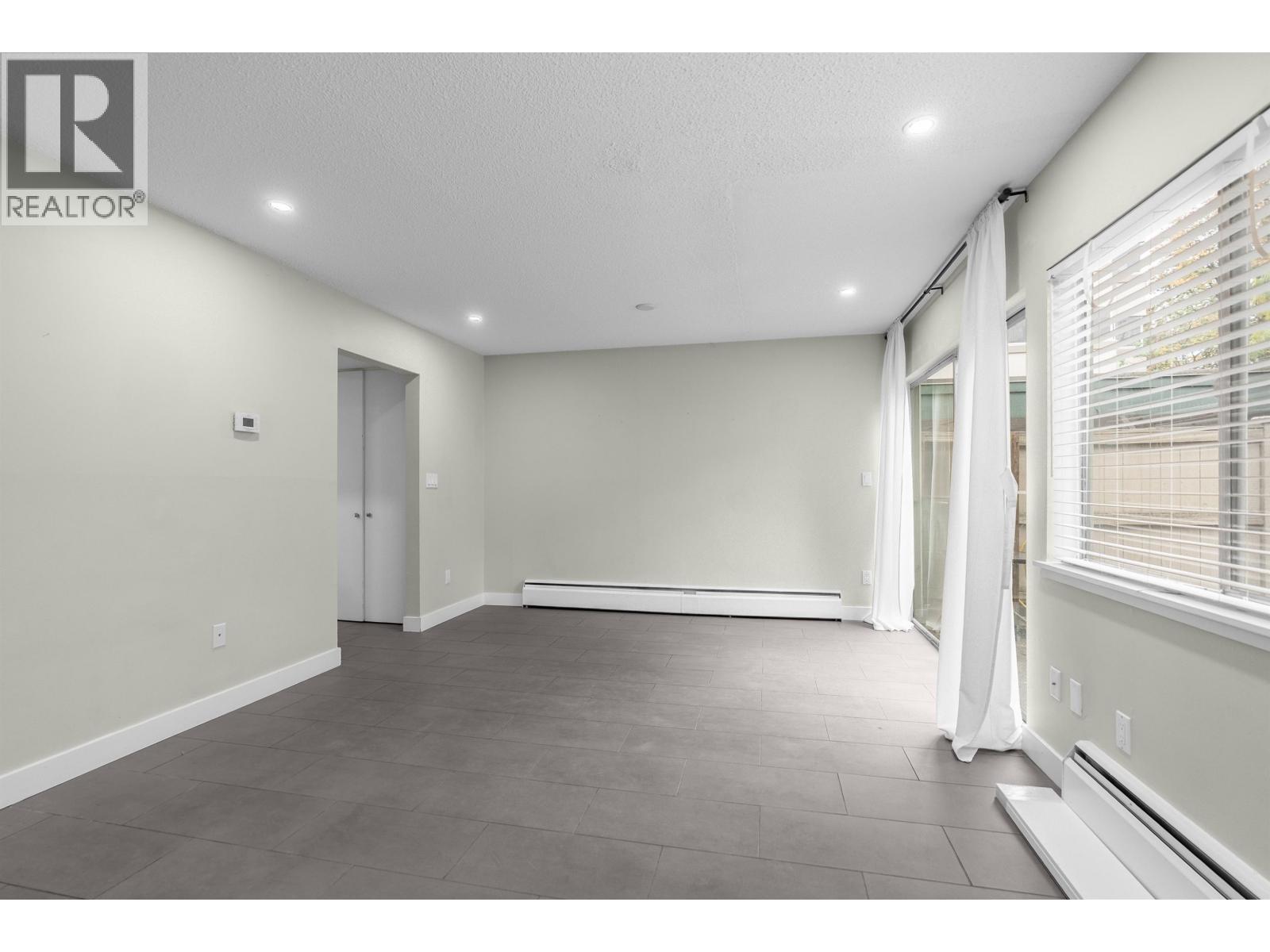 2645 WESTVIEW DRIVE, North Vancouver