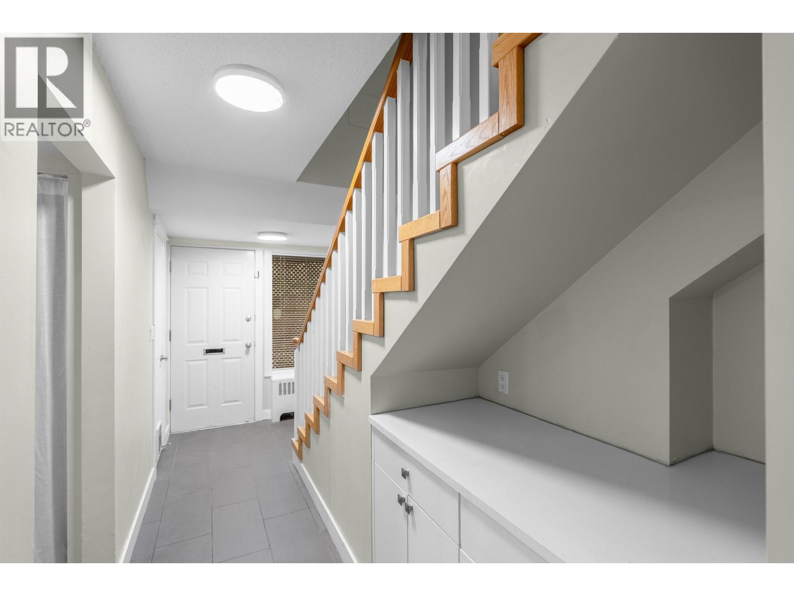 2645 WESTVIEW DRIVE, North Vancouver