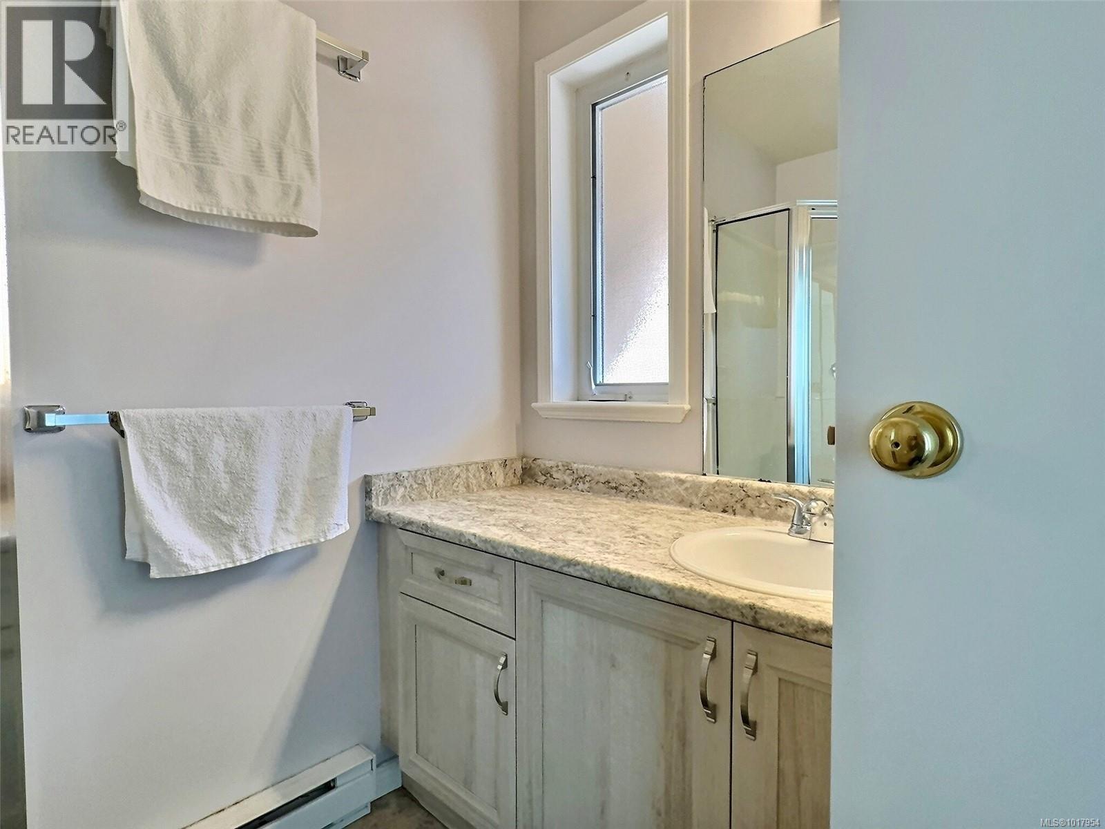 1652 Creekside Dr, Nanaimo