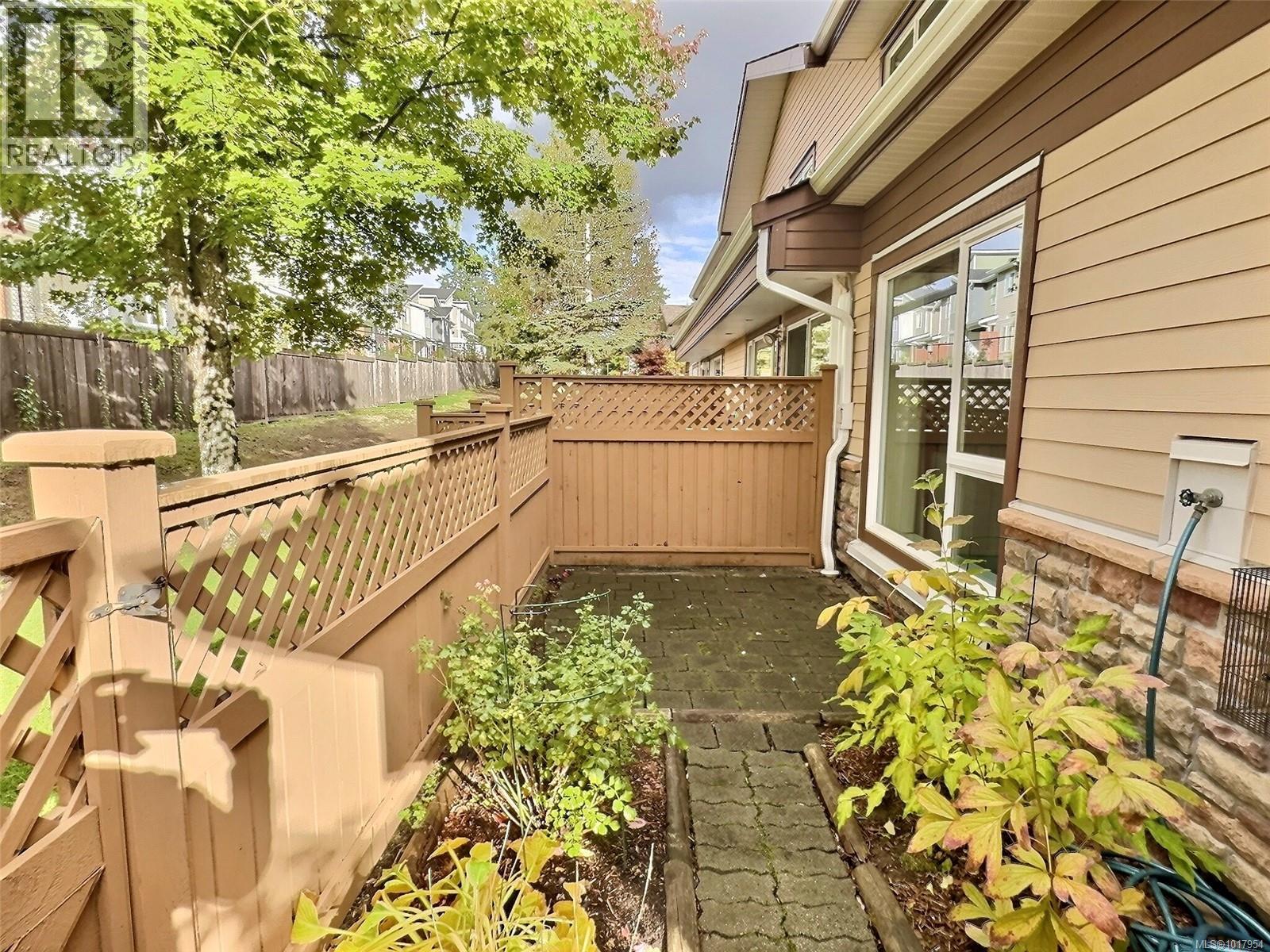 1652 Creekside Dr, Nanaimo