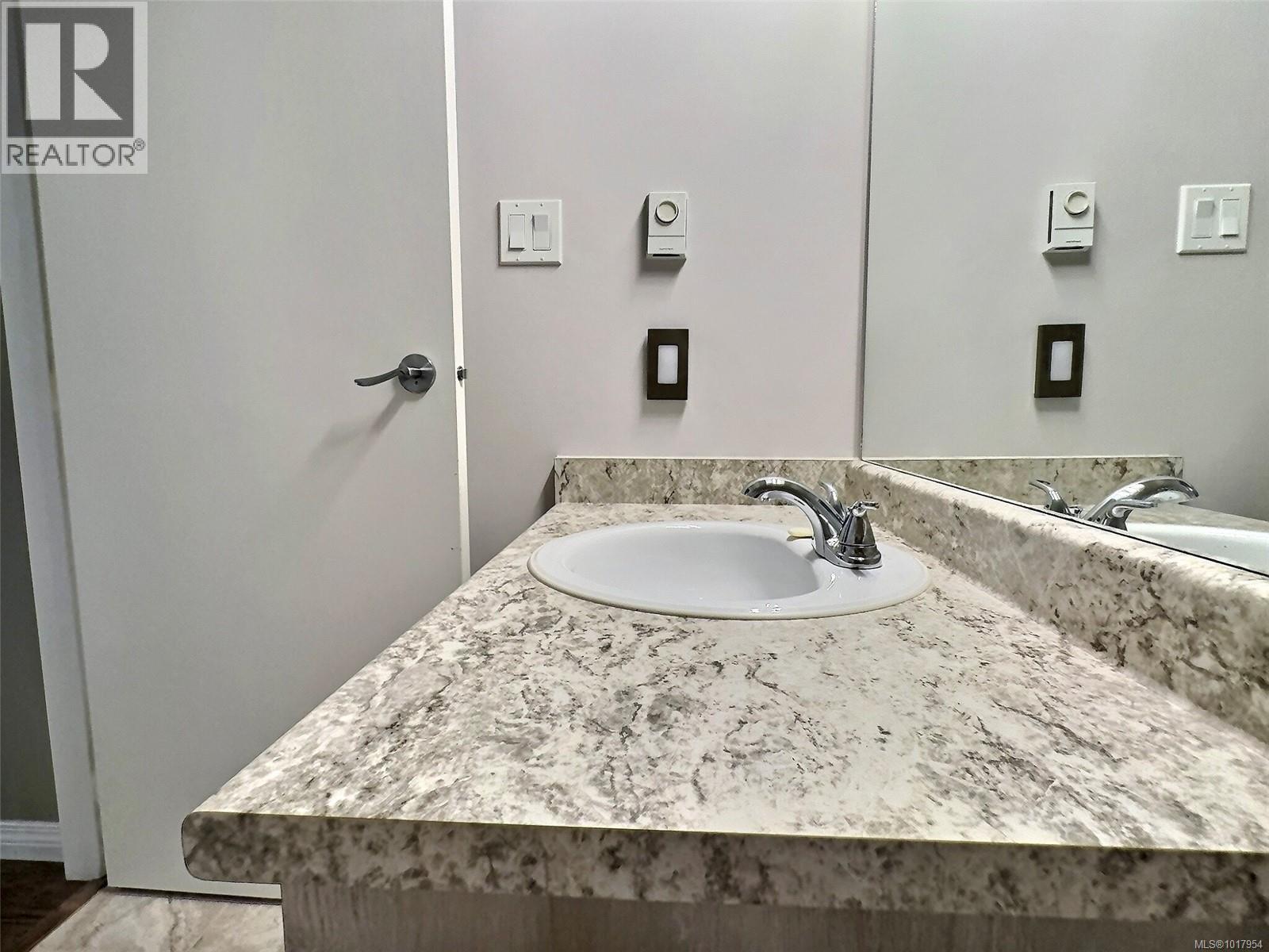 1652 Creekside Dr, Nanaimo