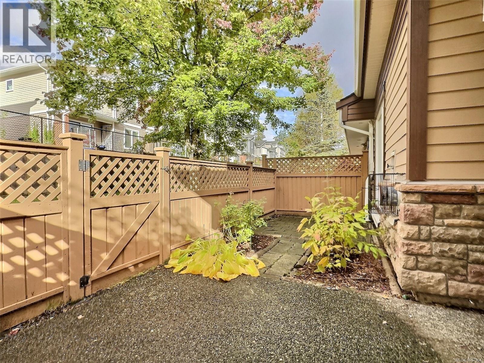 1652 Creekside Dr, Nanaimo