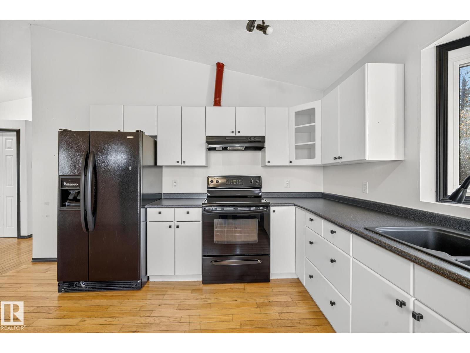 11 6020 TWP 534, Rural Parkland County