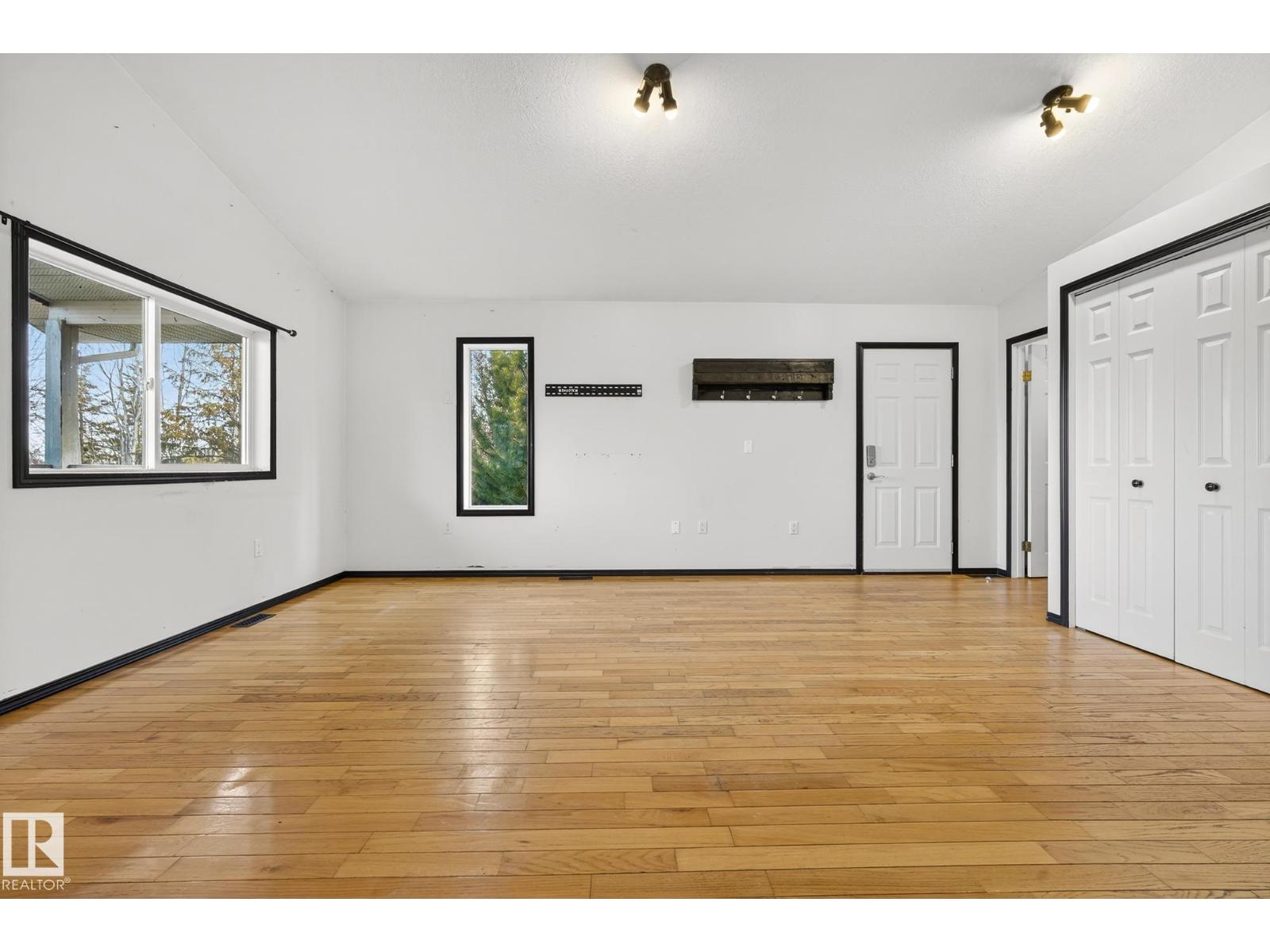 11 6020 TWP 534, Rural Parkland County