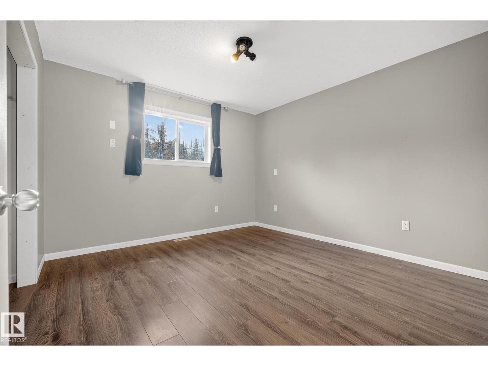 11 6020 TWP 534, Rural Parkland County