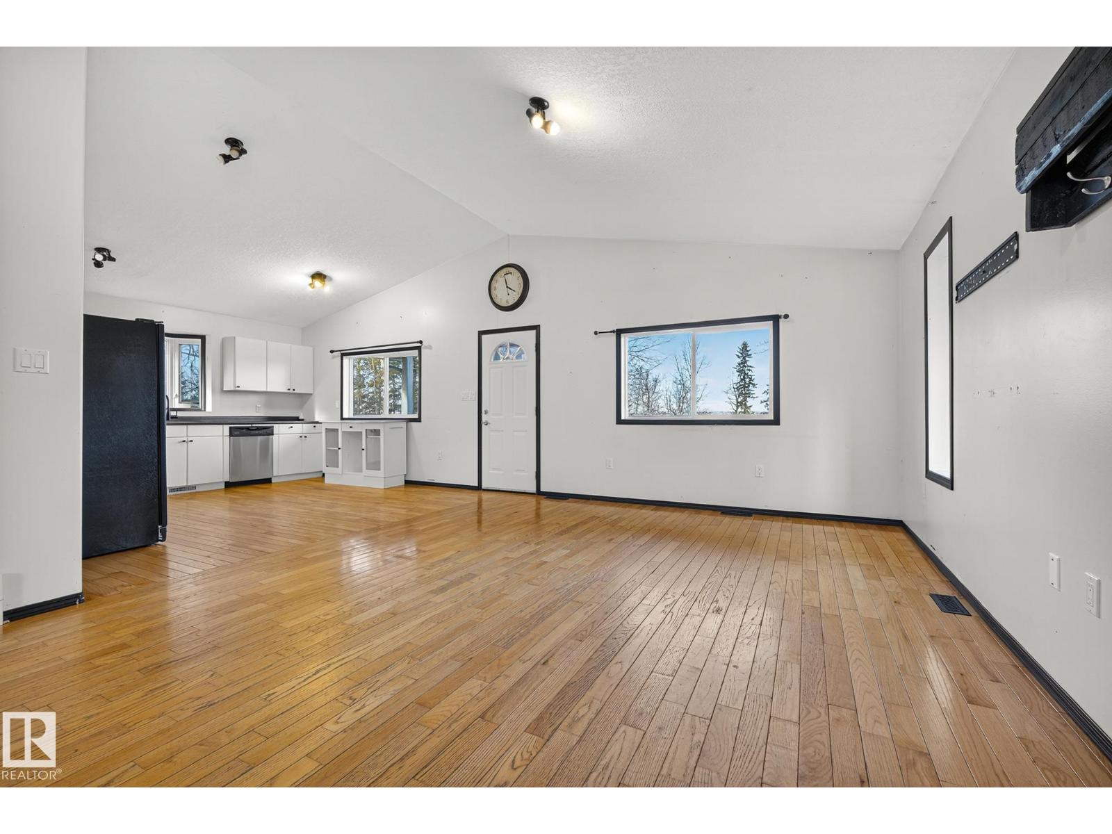 11 6020 TWP 534, Rural Parkland County