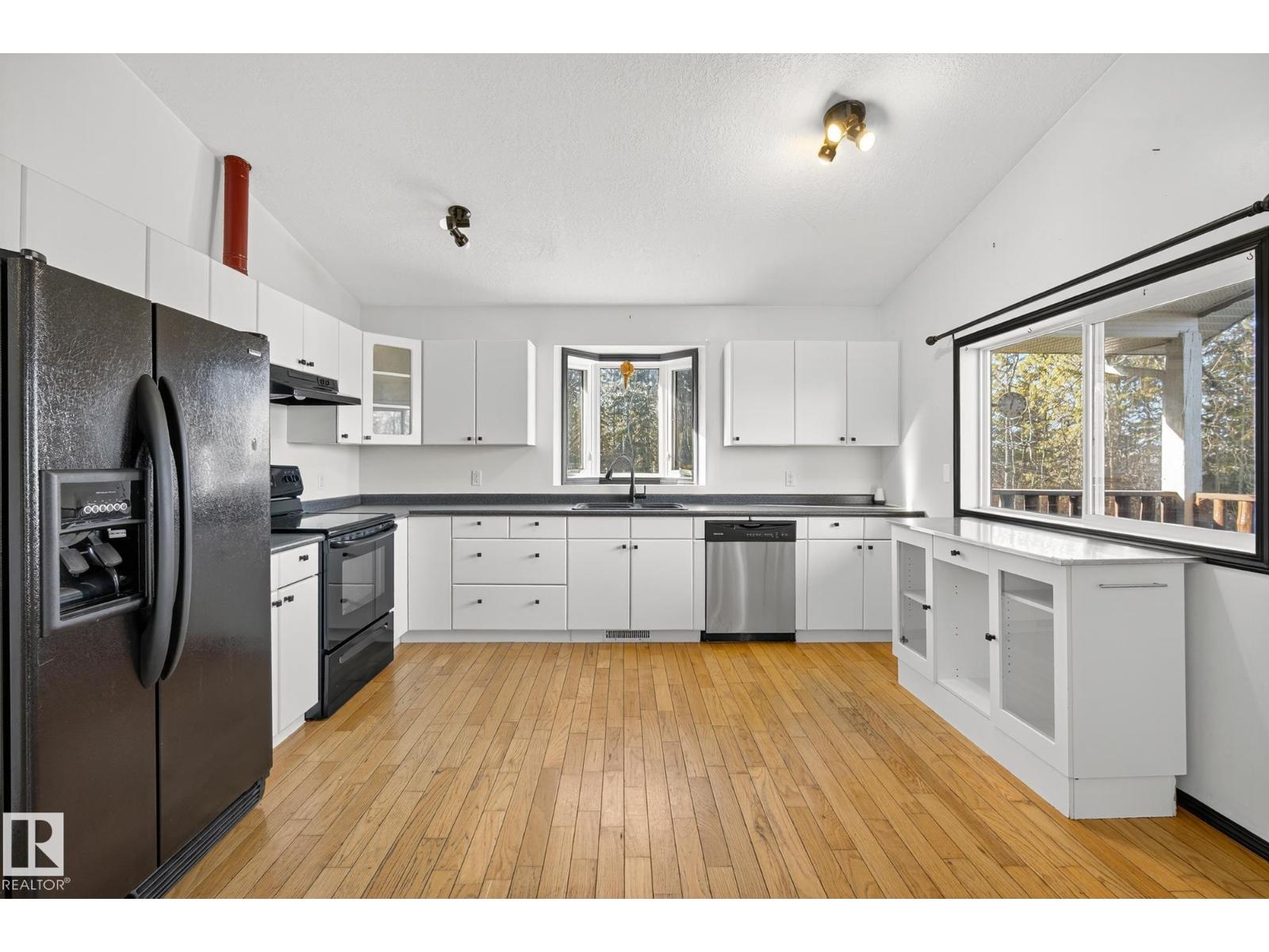 11 6020 TWP 534, Rural Parkland County