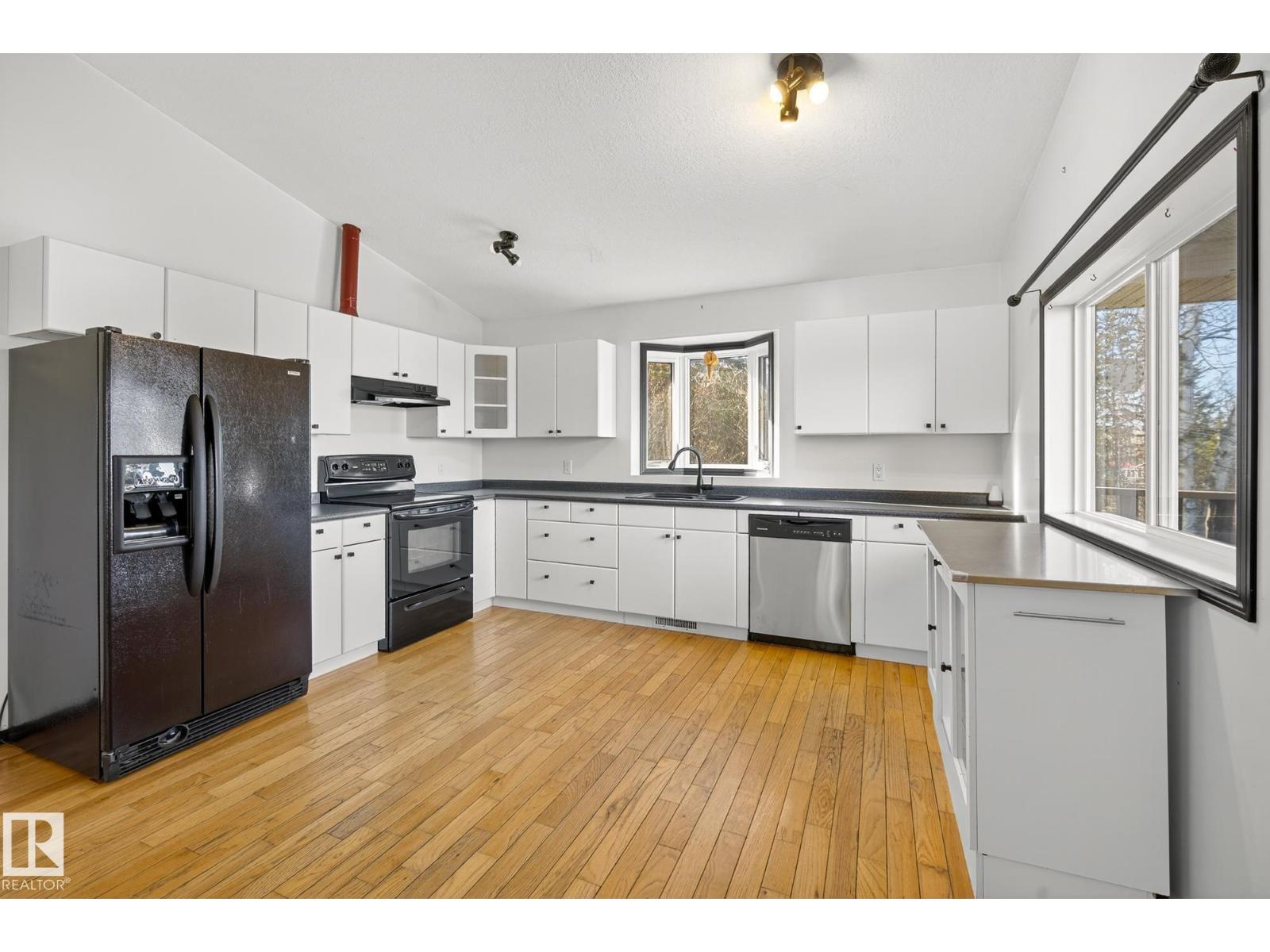 11 6020 TWP 534, Rural Parkland County