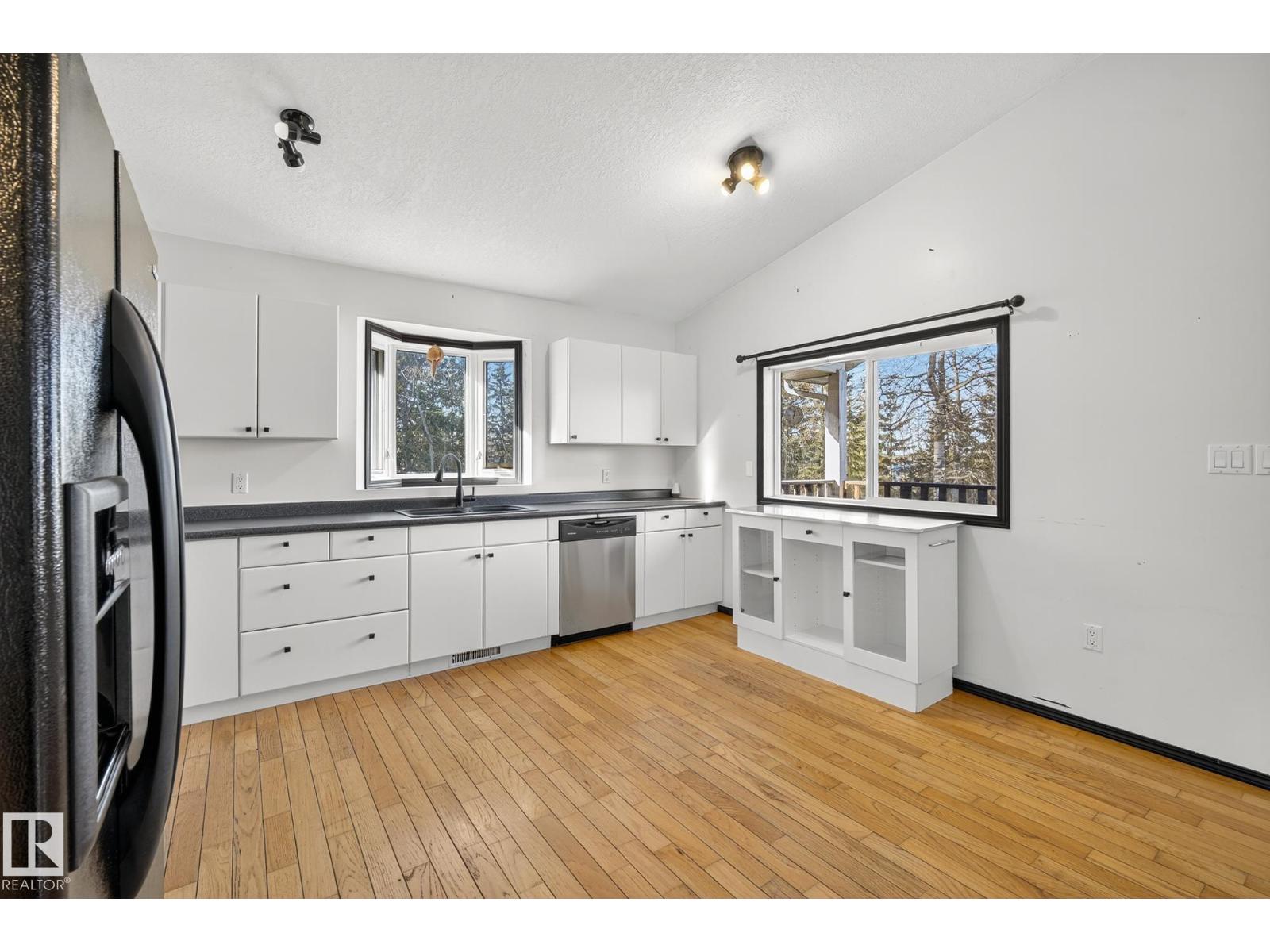 11 6020 TWP 534, Rural Parkland County