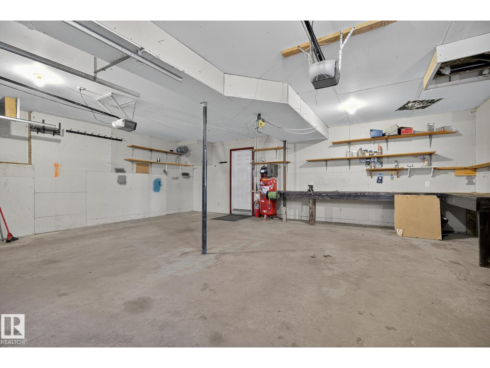 11 6020 TWP 534, Rural Parkland County