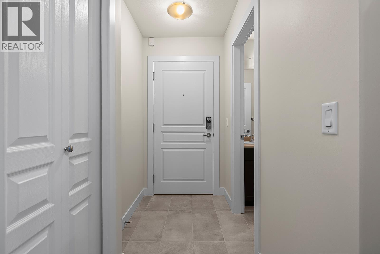 431 1099 Sunset Drive, Kelowna