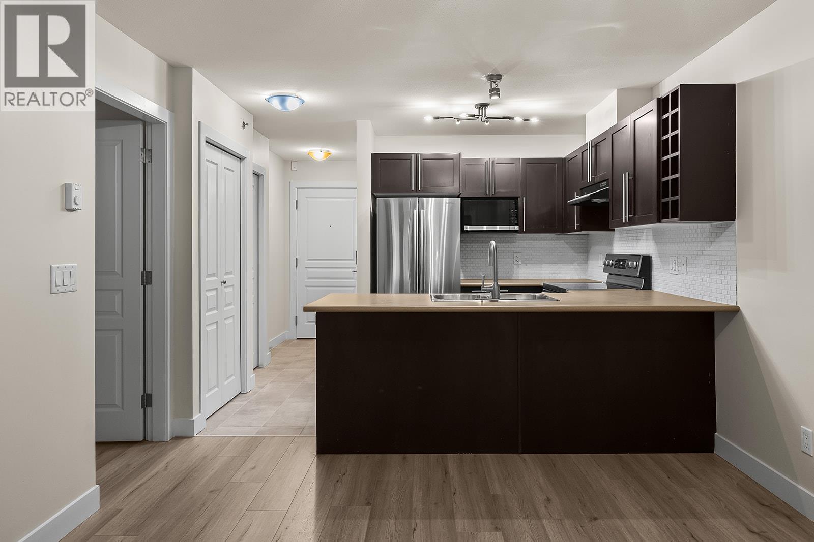 431 1099 Sunset Drive, Kelowna