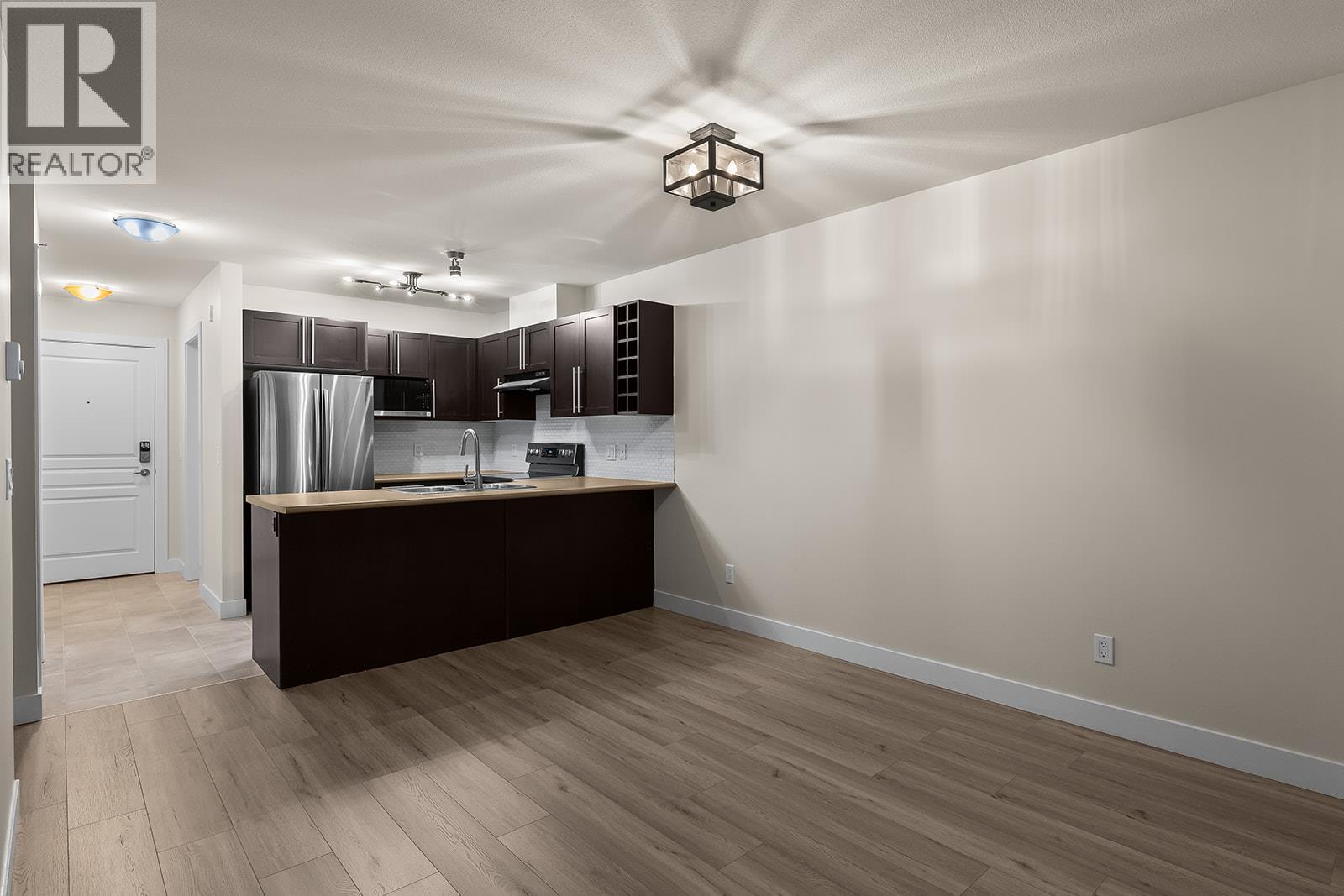 431 1099 Sunset Drive, Kelowna