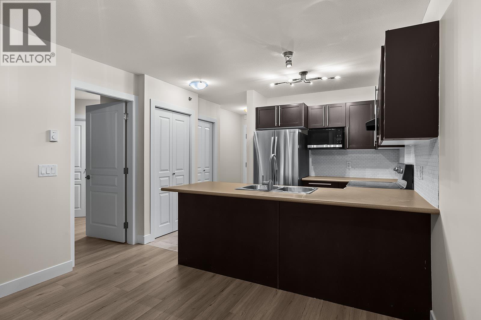 431 1099 Sunset Drive, Kelowna