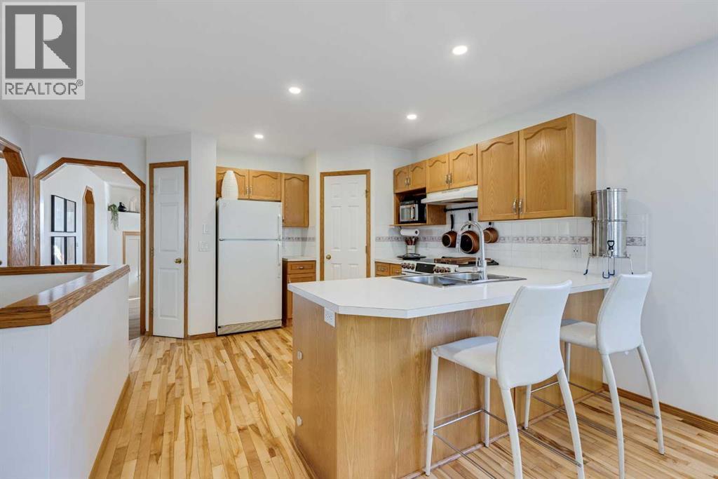 Single Family House Bi-level for Sale in  Douglas Glen Boulevard SE Douglasdale/Glen Calgary 