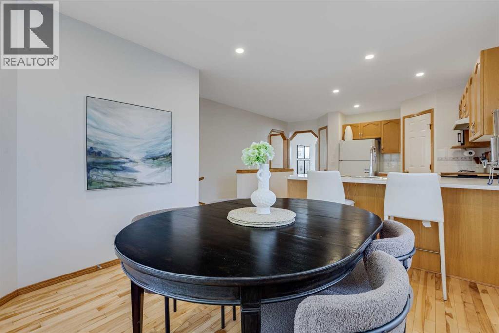 Single Family House Bi-level for Sale in  Douglas Glen Boulevard SE Douglasdale/Glen Calgary 