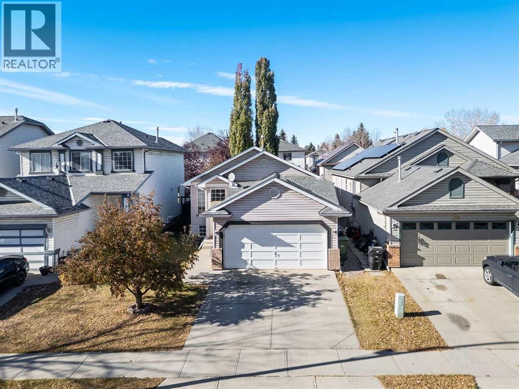 Single Family House Bi-level for Sale in  Douglas Glen Boulevard SE Douglasdale/Glen Calgary 