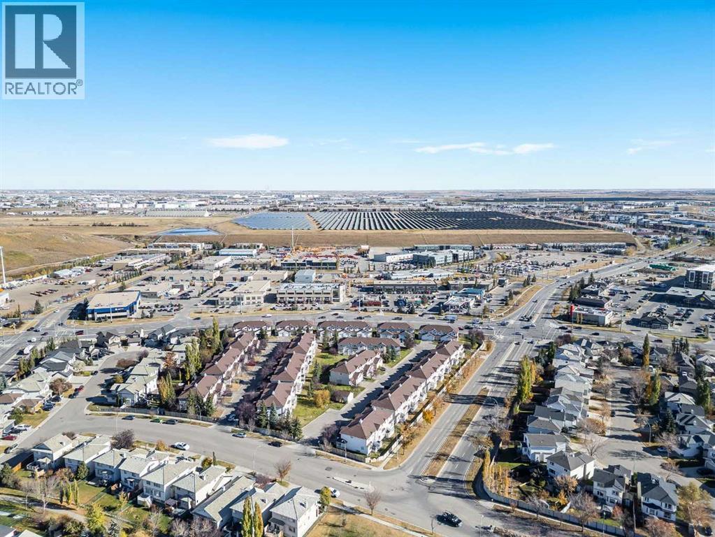 Single Family House Bi-level for Sale in  Douglas Glen Boulevard SE Douglasdale/Glen Calgary 