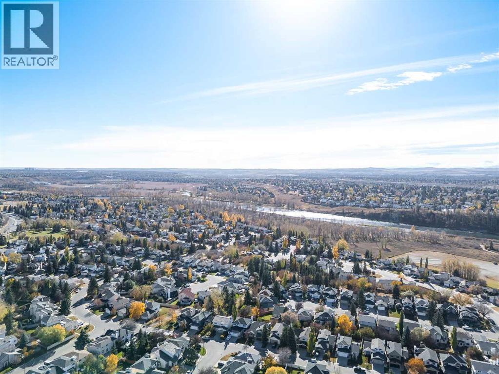 Single Family House Bi-level for Sale in  Douglas Glen Boulevard SE Douglasdale/Glen Calgary 