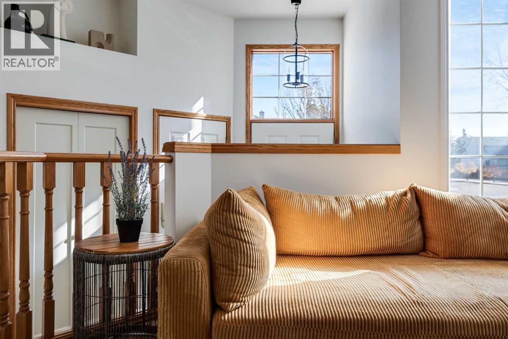 Single Family House Bi-level for Sale in  Douglas Glen Boulevard SE Douglasdale/Glen Calgary 