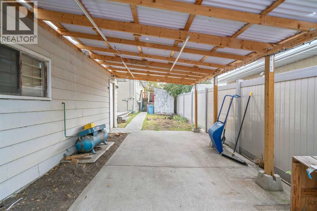 Single Family House Bi-level for Sale in   Avenue SE Ogden Calgary 