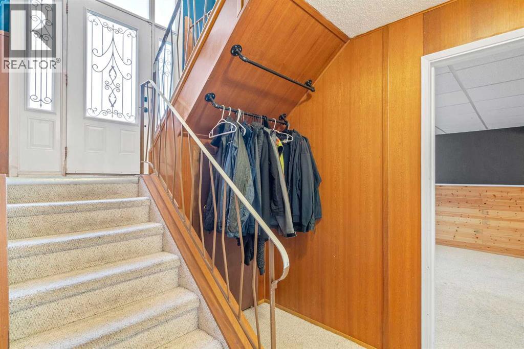 Single Family House Bi-level for Sale in   Avenue SE Ogden Calgary 