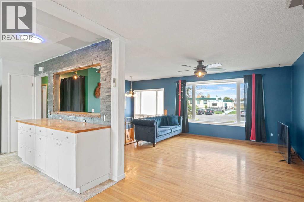 Single Family House Bi-level for Sale in   Avenue SE Ogden Calgary 