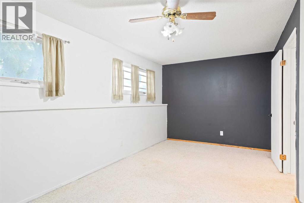 Single Family House Bi-level for Sale in   Avenue SE Ogden Calgary 
