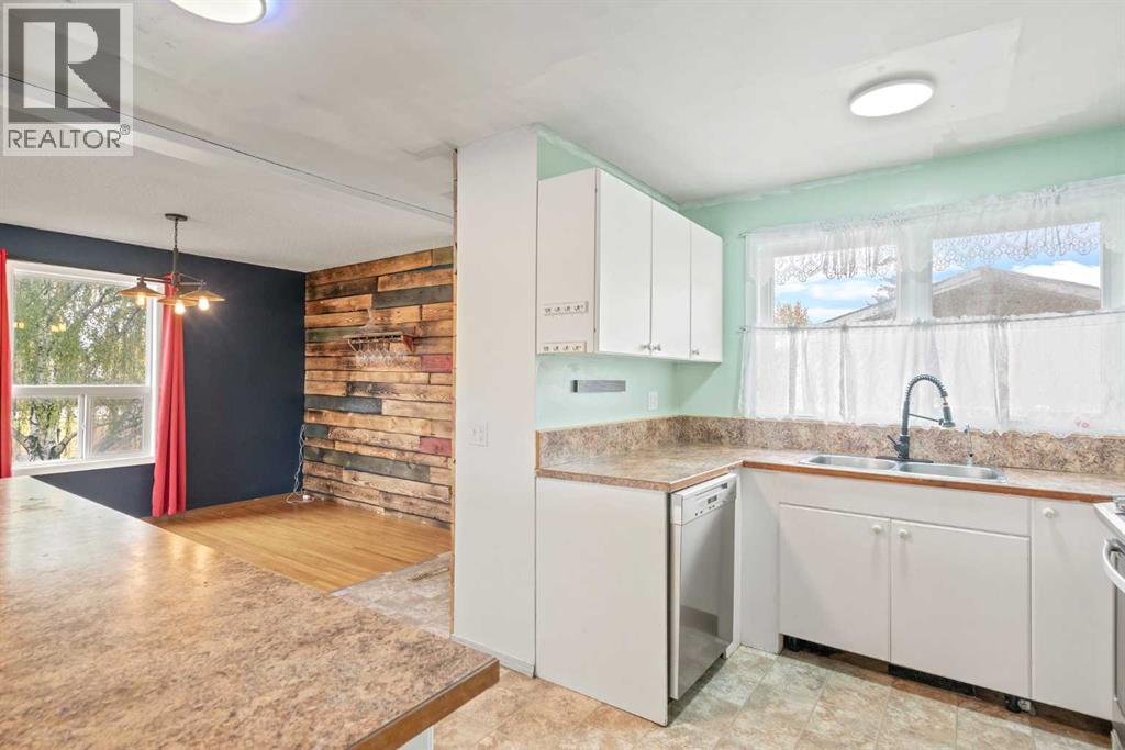 Single Family House Bi-level for Sale in   Avenue SE Ogden Calgary 