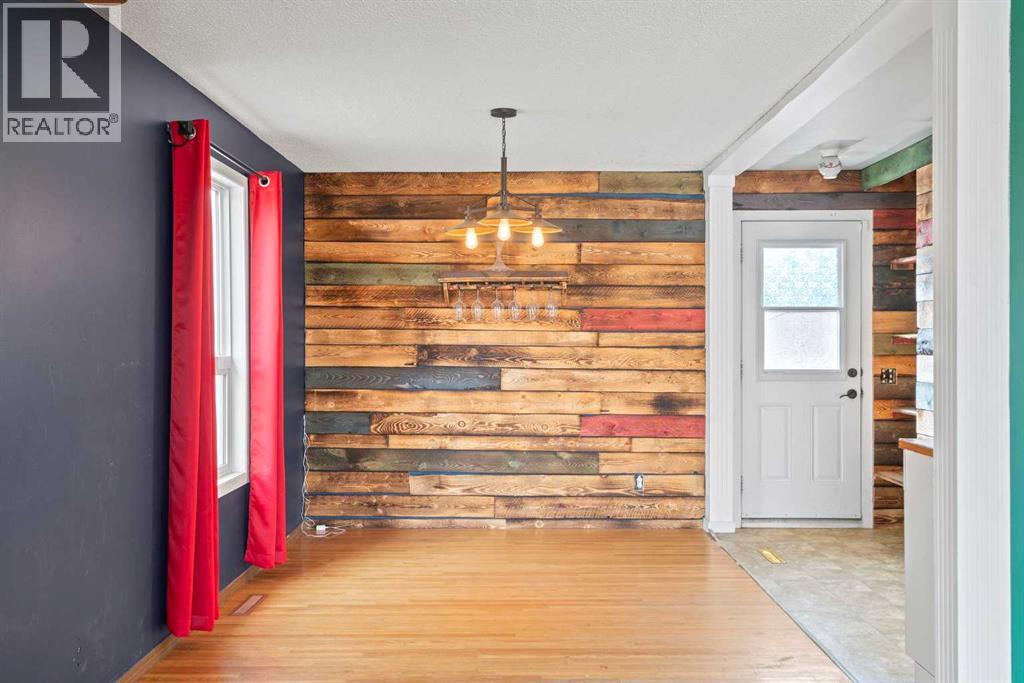 Single Family House Bi-level for Sale in   Avenue SE Ogden Calgary 
