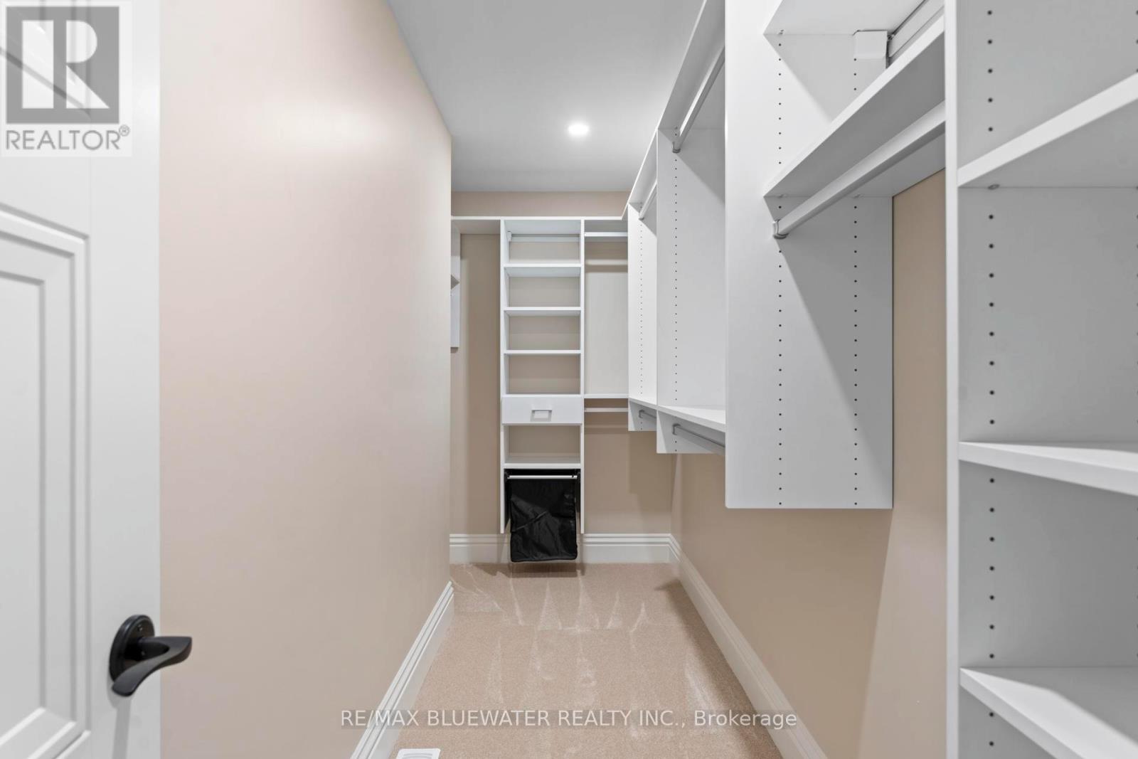 Master Bedroom Walk-In