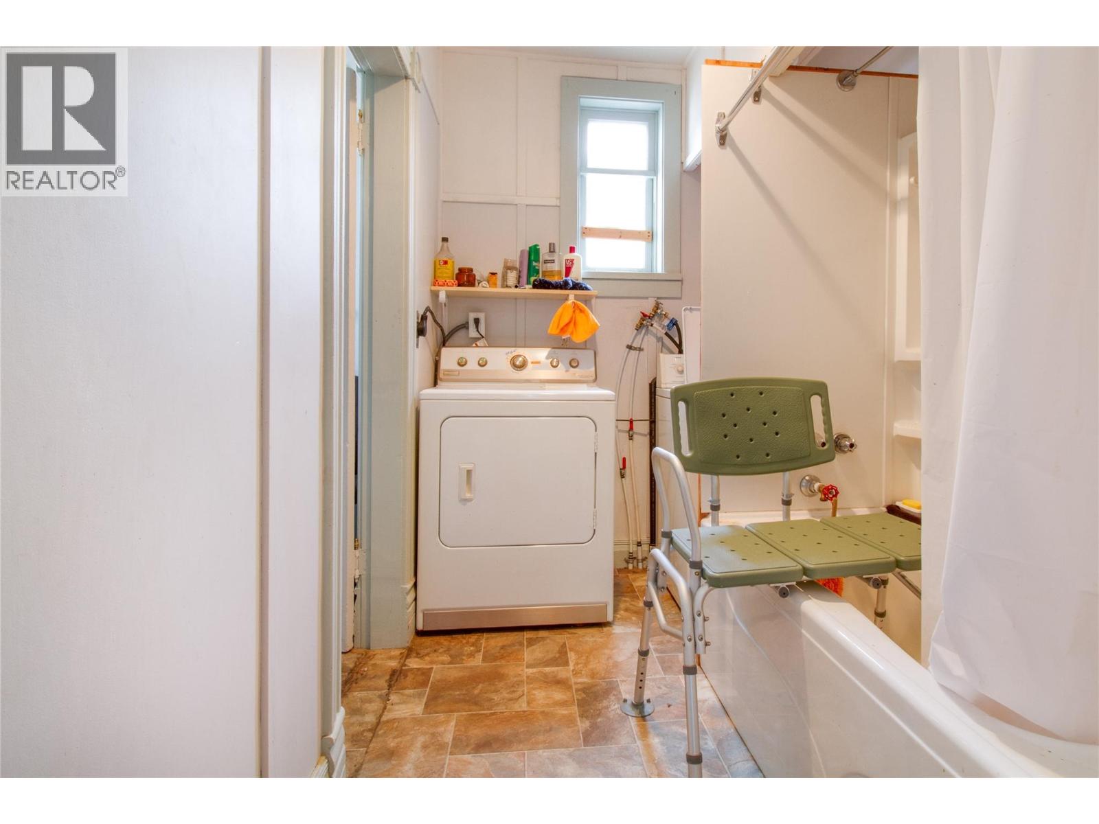 419 First Street, Revelstoke