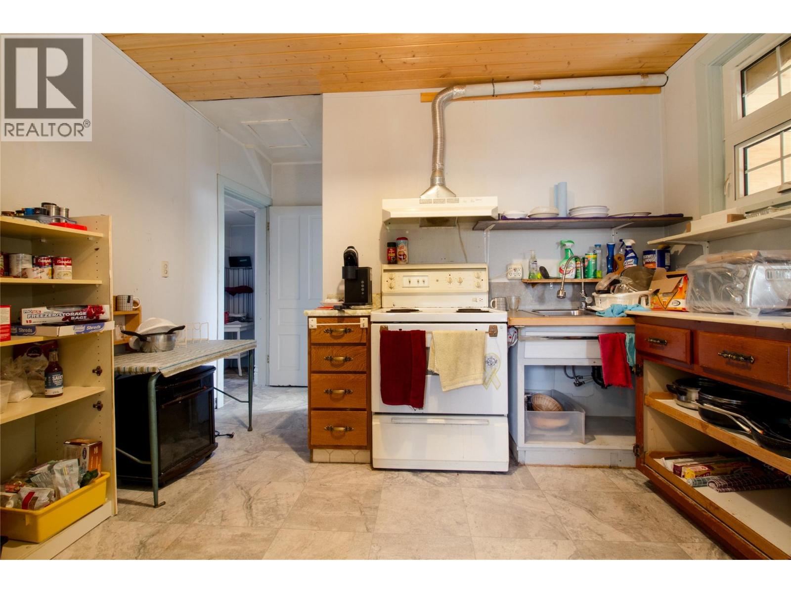 419 First Street, Revelstoke