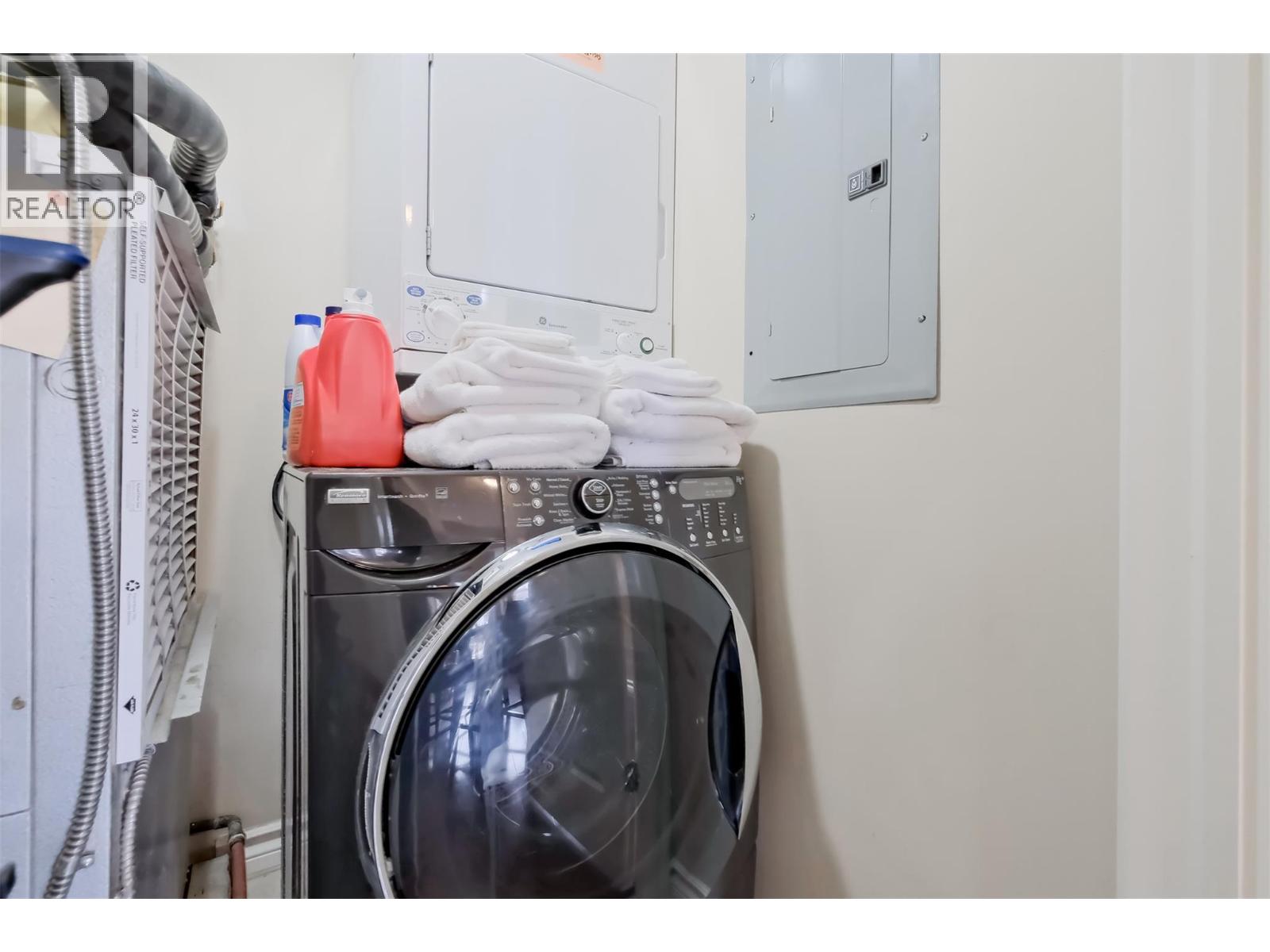 101 1128 Sunset Drive, Kelowna