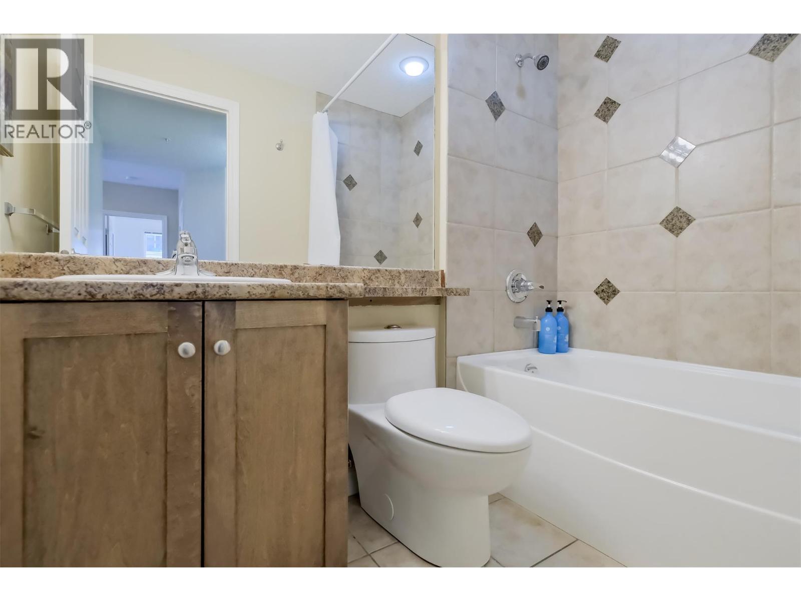 101 1128 Sunset Drive, Kelowna