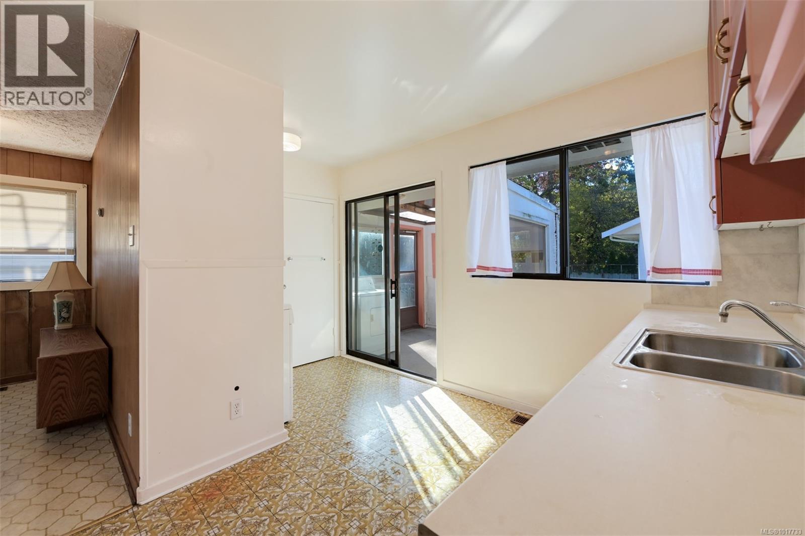  2336 Howard Street, Victoria