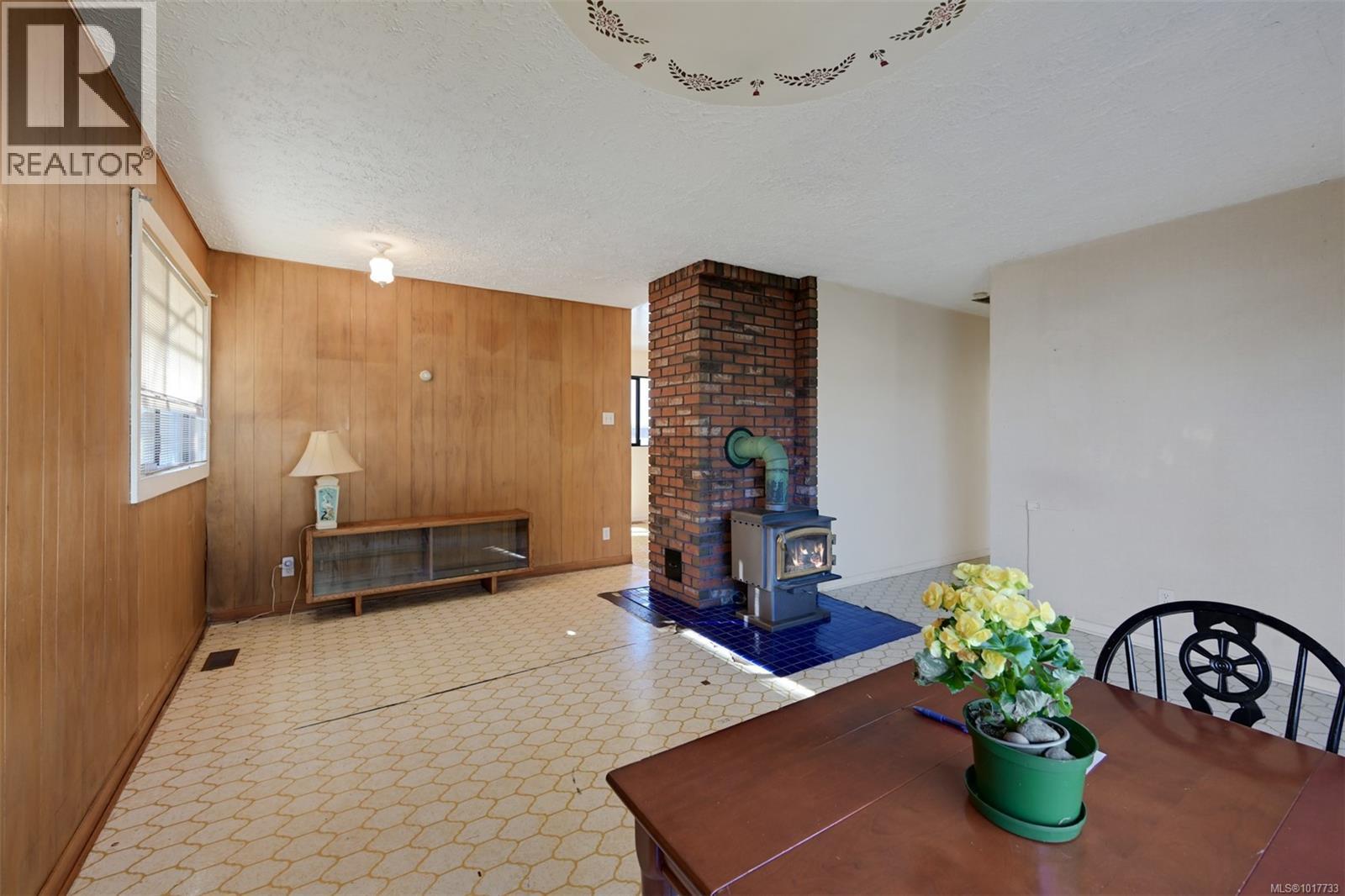  2336 Howard Street, Victoria