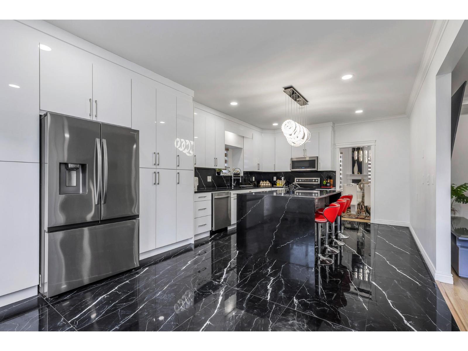 8463 BAILEY PLACE, Mission