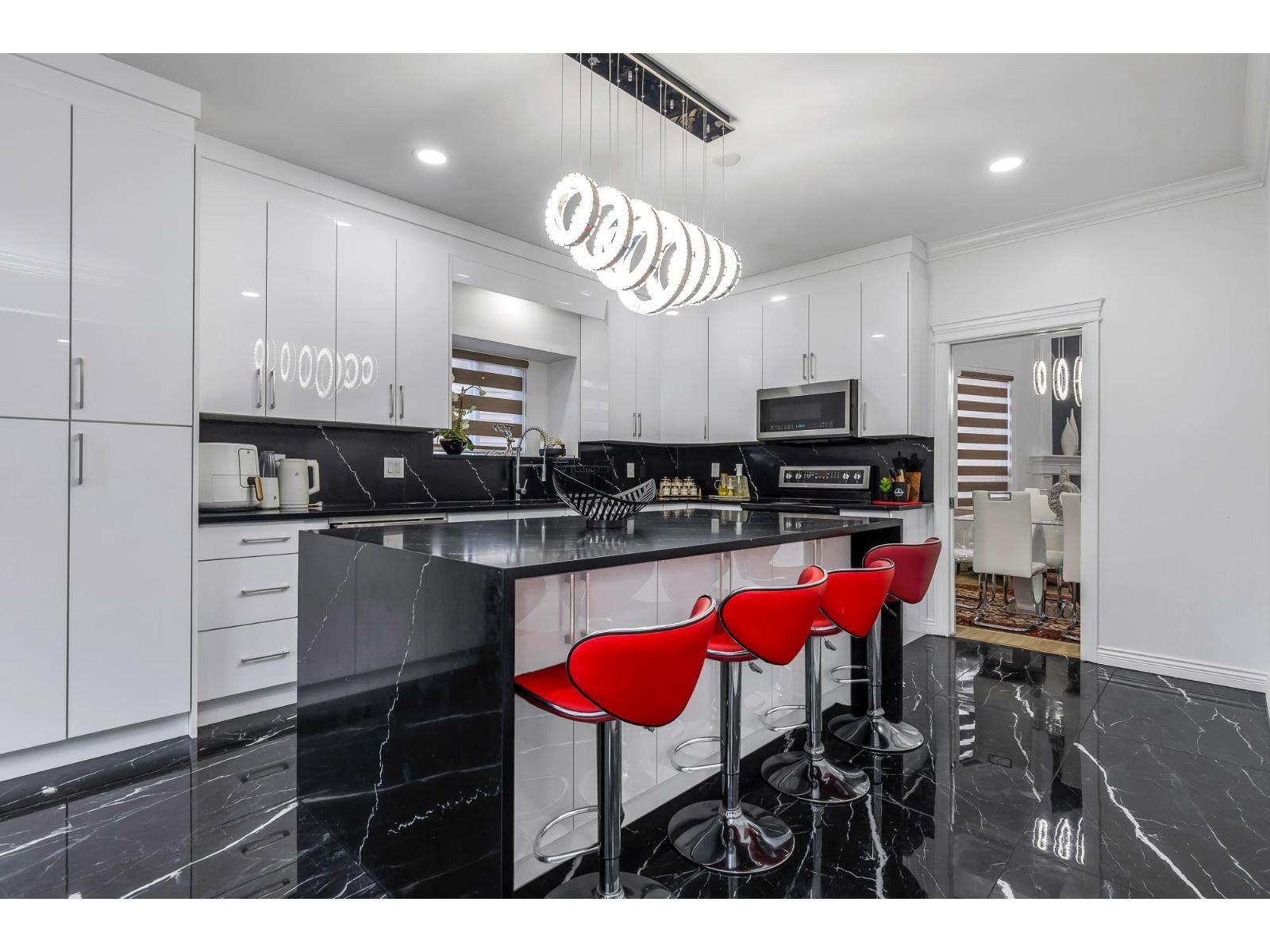 8463 BAILEY PLACE, Mission