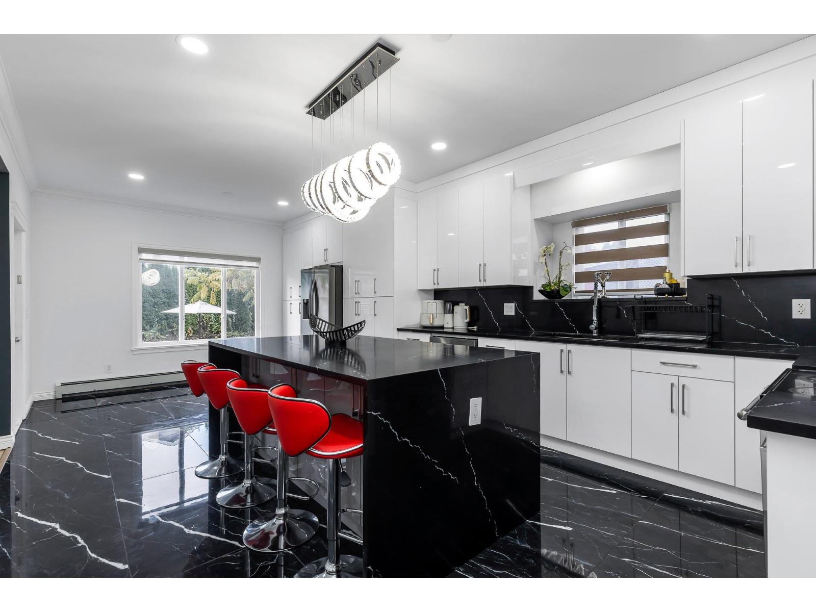 8463 BAILEY PLACE, Mission